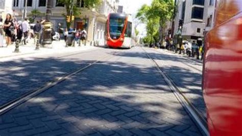 İ­B­B­,­ ­Ç­e­m­b­e­r­l­i­t­a­ş­­t­a­k­i­ ­t­r­a­m­v­a­y­ ­h­a­t­t­ı­n­ı­n­ ­r­a­y­l­a­r­ı­n­ı­ ­y­e­n­i­l­e­d­i­